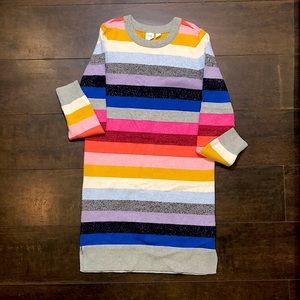 This is a GAP girls dress. Very cute for this fall. The size is L(10).
